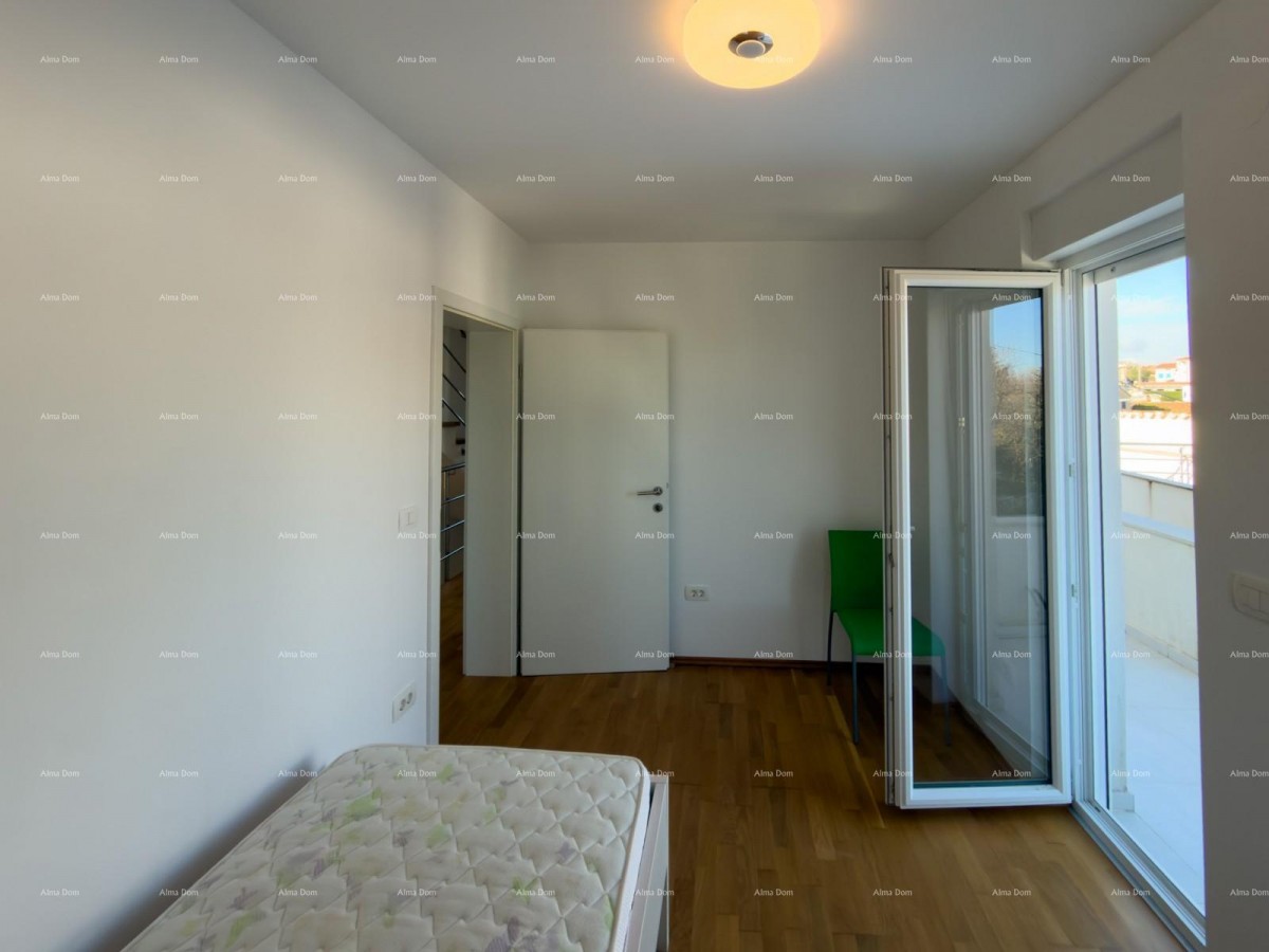 For sale: Attractive house in Premantura with a sea view. 23
