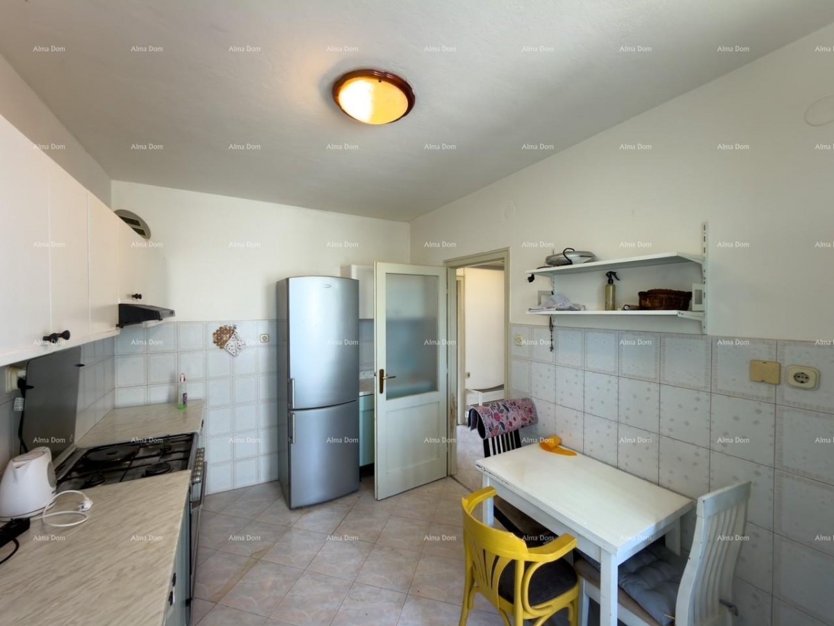 We are selling an apartment in an excellent location in Pula! 12