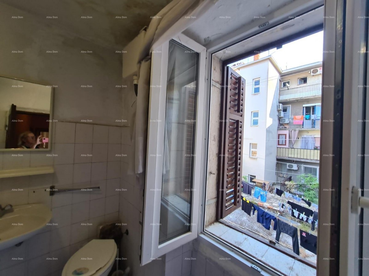 Eccellente appartamento nel cuore della città, Pola. 1