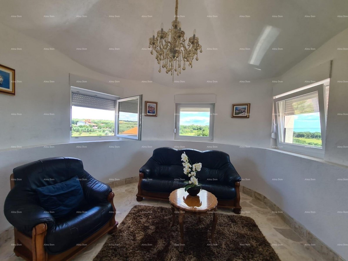 Na prodaju hiša s bazenom – Valtura 29