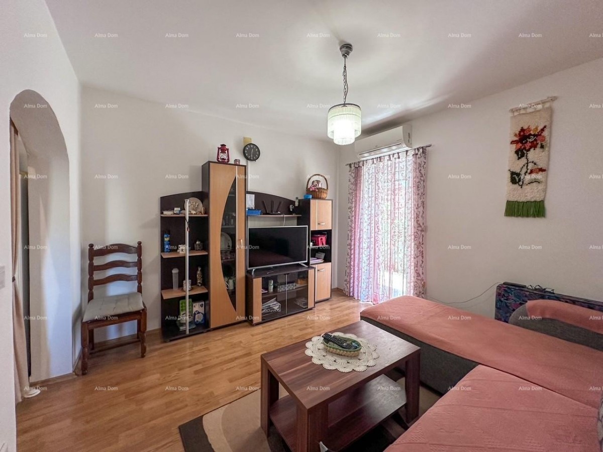 Vendiamo una casa con due appartamenti a Valbandon. 35