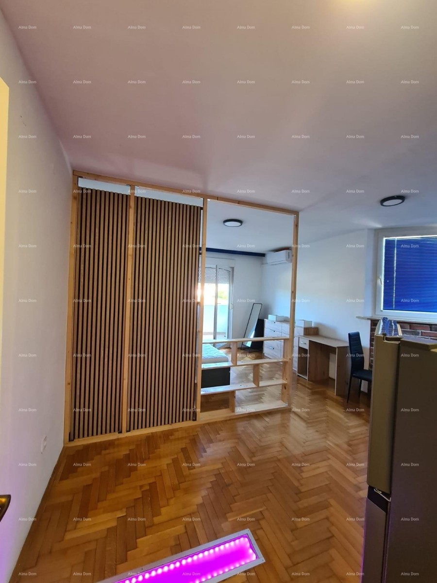 For sale: Apartment in an excellent location in Pula-Veruda, close to the sea! 19