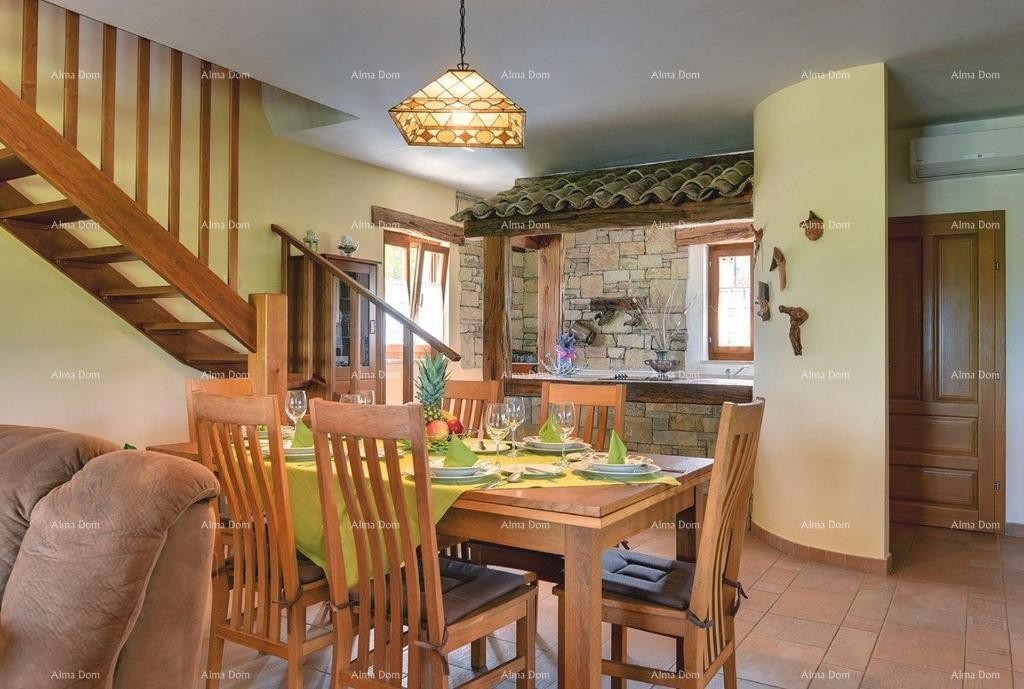 Prodaje se prekrasna vila sa bazenom u blizini Pazina 18