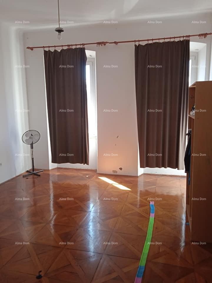 Продается квартира в центре Пулы 11