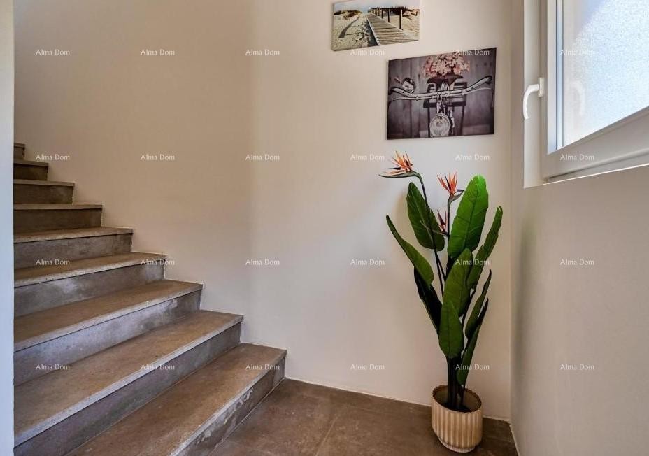 For sale: House with a pool and sea view – Ližnjan 22