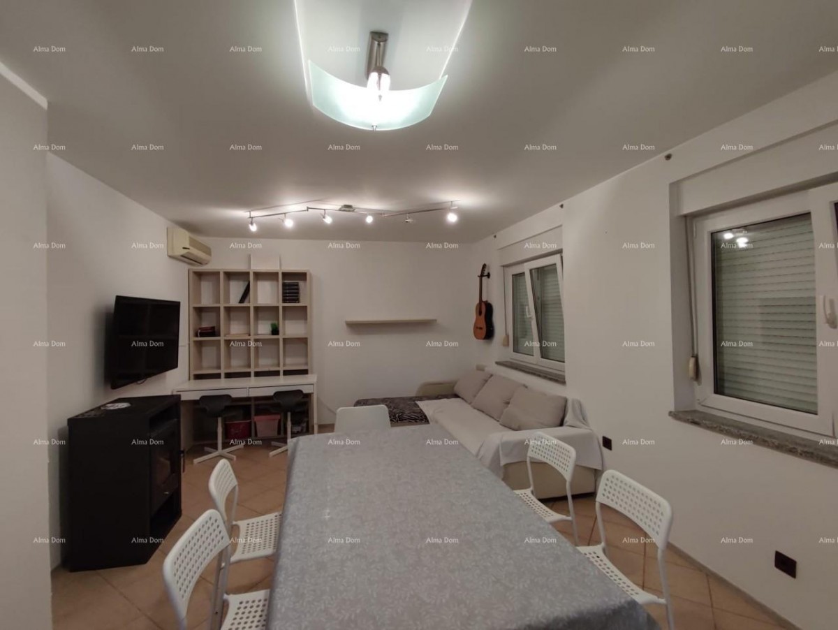 A 2 bedroom apartment in Pula is for sale. Dolinka. 1