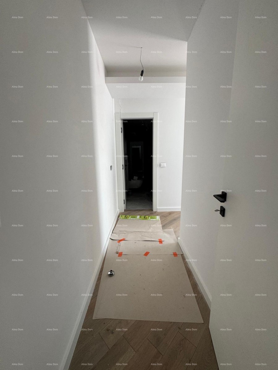 РОВИНЬ - ДВУХУРОВНЕВАЯ КВАРТИРА С ПРЕКРАСНЫМ ВИДОМ НА МОРЕ (E) 12