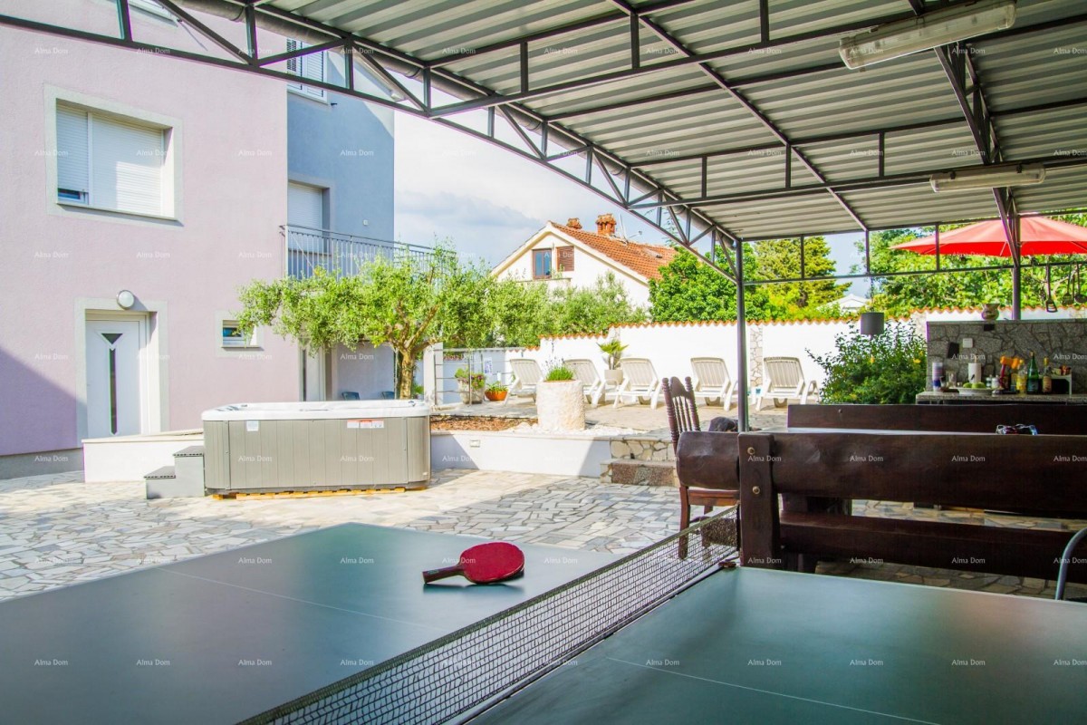 In vendita: Casa con appartamenti, piscina e vista mare – Banjole! 9