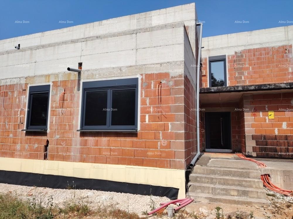 Лижнjan, На продажу фантастическая квартира на первом этаже с бассейном 3