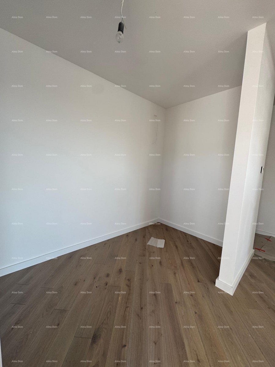 APPARTAMENTO IN VENDITA A ROVIGNO. CON VISTA MARE. 15