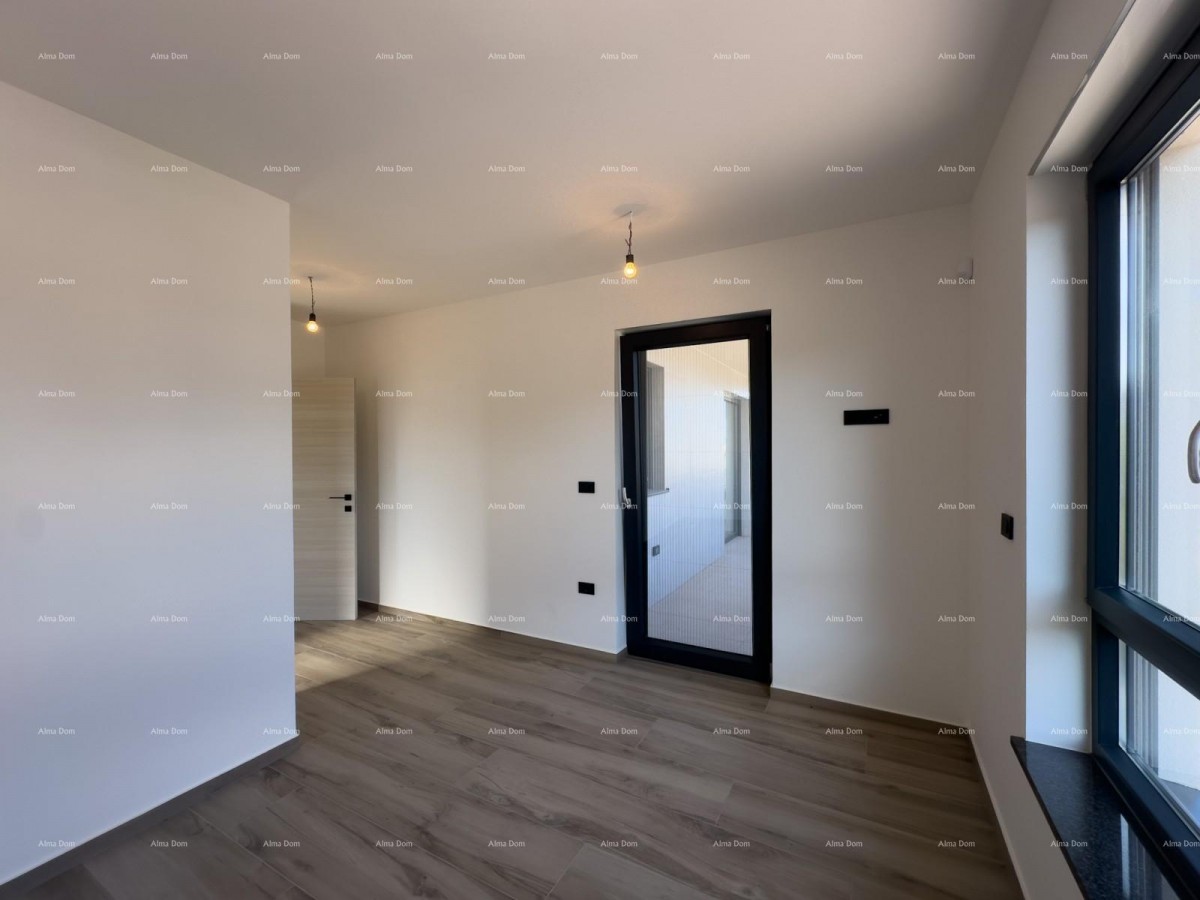 Продаем двухквартирную виллу с бассейном и гаражом 25