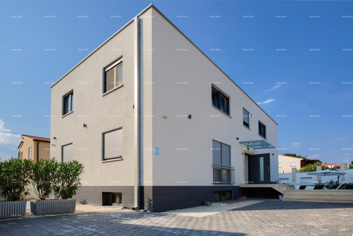 Eccellente opportunità! Casa moderna con 6 appartamenti, a soli 250 m dal mare, Medulin! 1