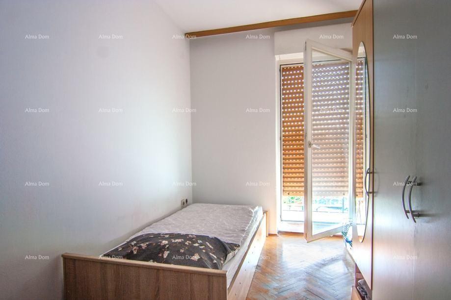 Apartment for sale in Pula, in an attractive location near Marina Veruda 12