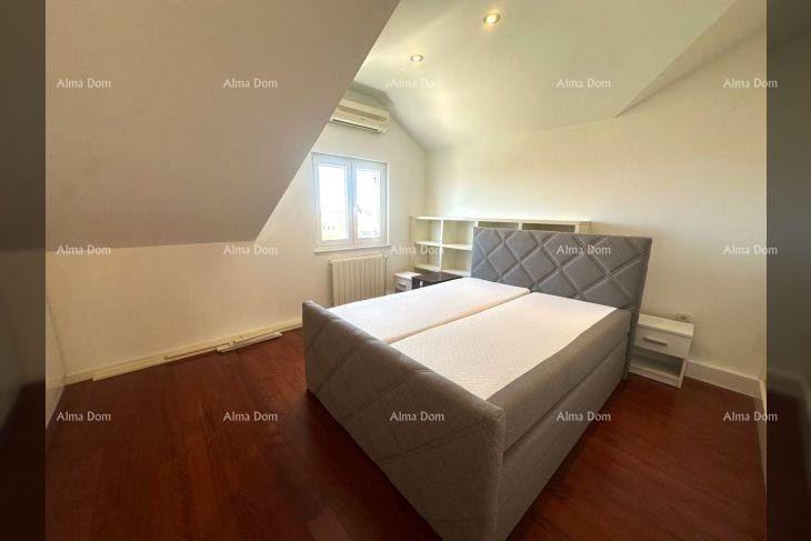 Poreč – Spacious penthouse with a large terrace and sea view 19