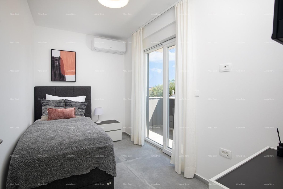 We are selling a penthouse with a sea view in Fazana 14