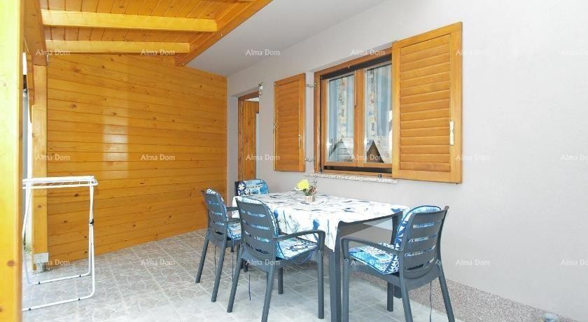 KUĆA SA TRI  APARTMANA,  MEDULIN 5