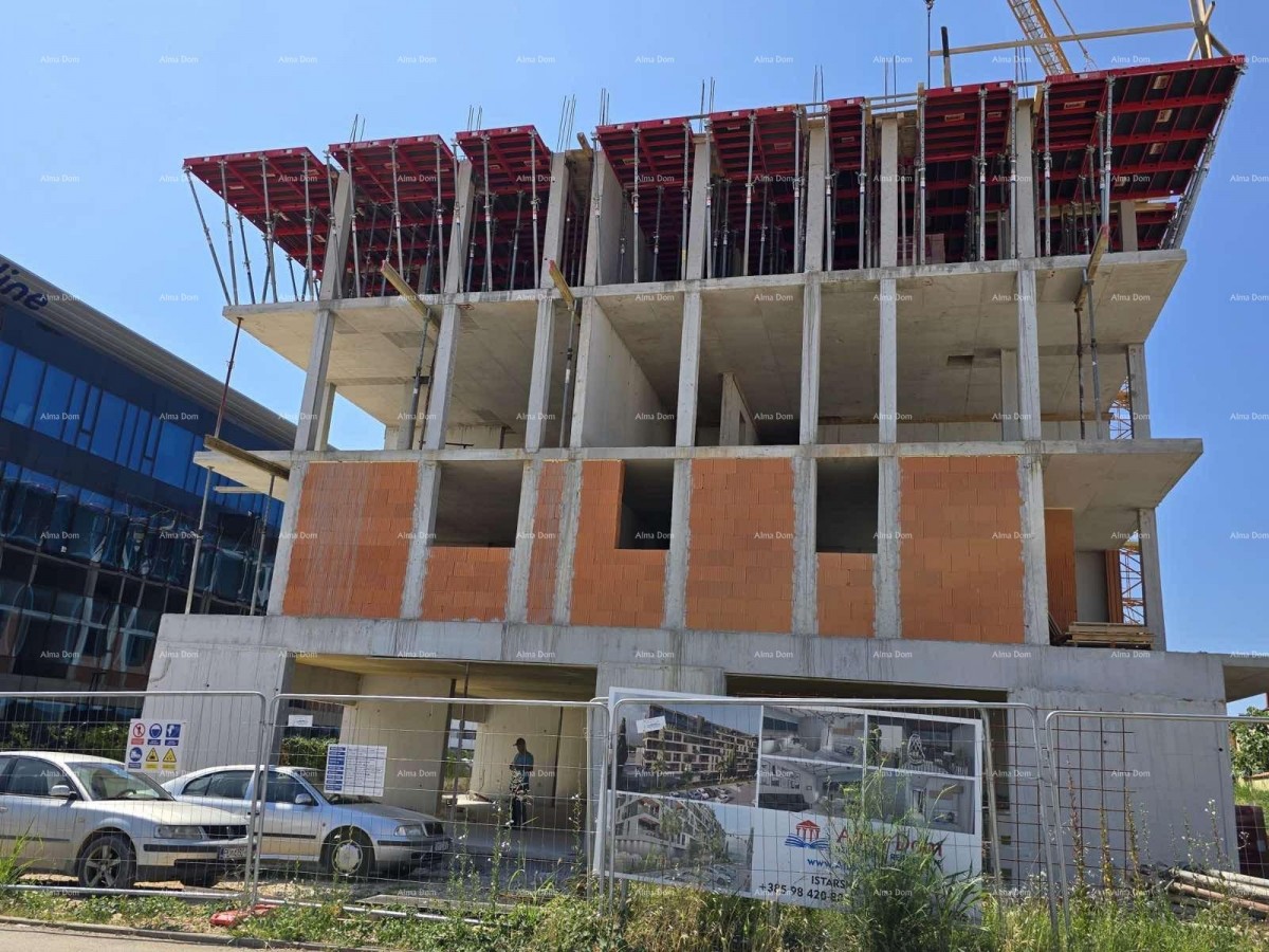 Забронировано!!!! Пула! Многофункциональное, современное здание с лифтом, рядом с центром. S25 6