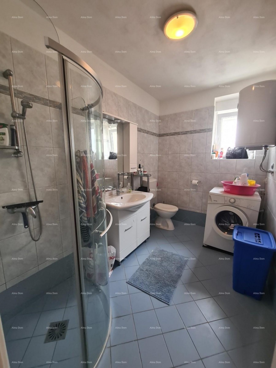 Casa con servizi ausiliari. Medulin. 28