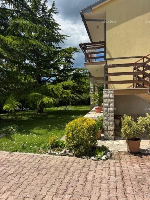 BUZET, AMPIA VILLA INDIPENDENTE CON GRANDE GIARDINO E VISTA MARE 12