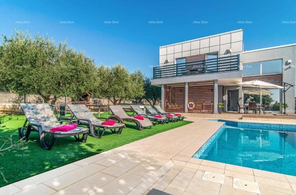 VODNJAN – Moderna vila s bazenom, pogledom na Brijune i prostranom okućnicom! 1