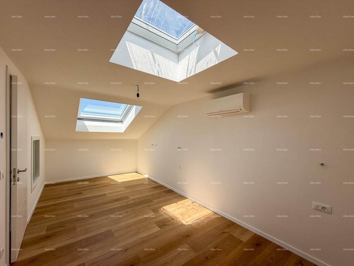 DVOETAŽNI APARTMA V CENTRU POREČA 14
