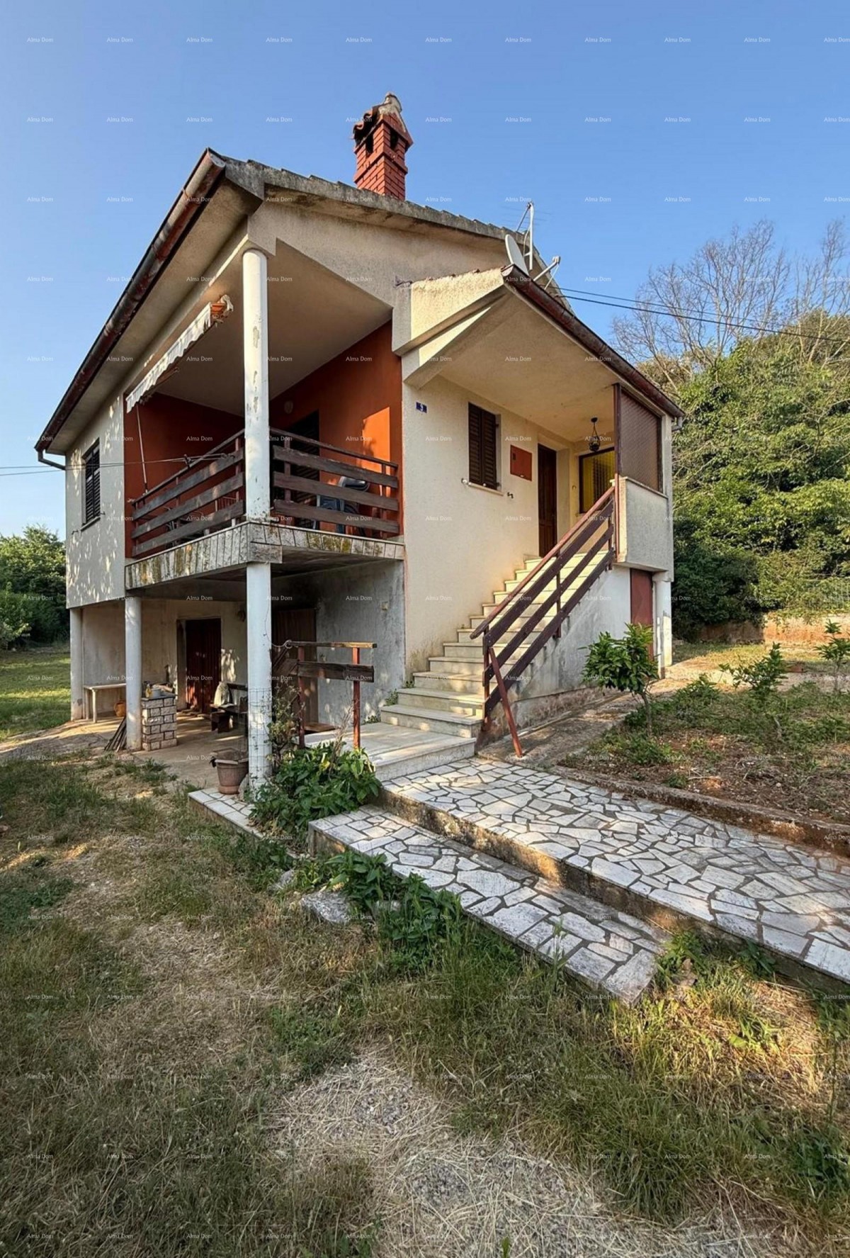 Affascinante casa familiare con ampio giardino e terreno edificabile aggiuntivo vicino a Barban 2