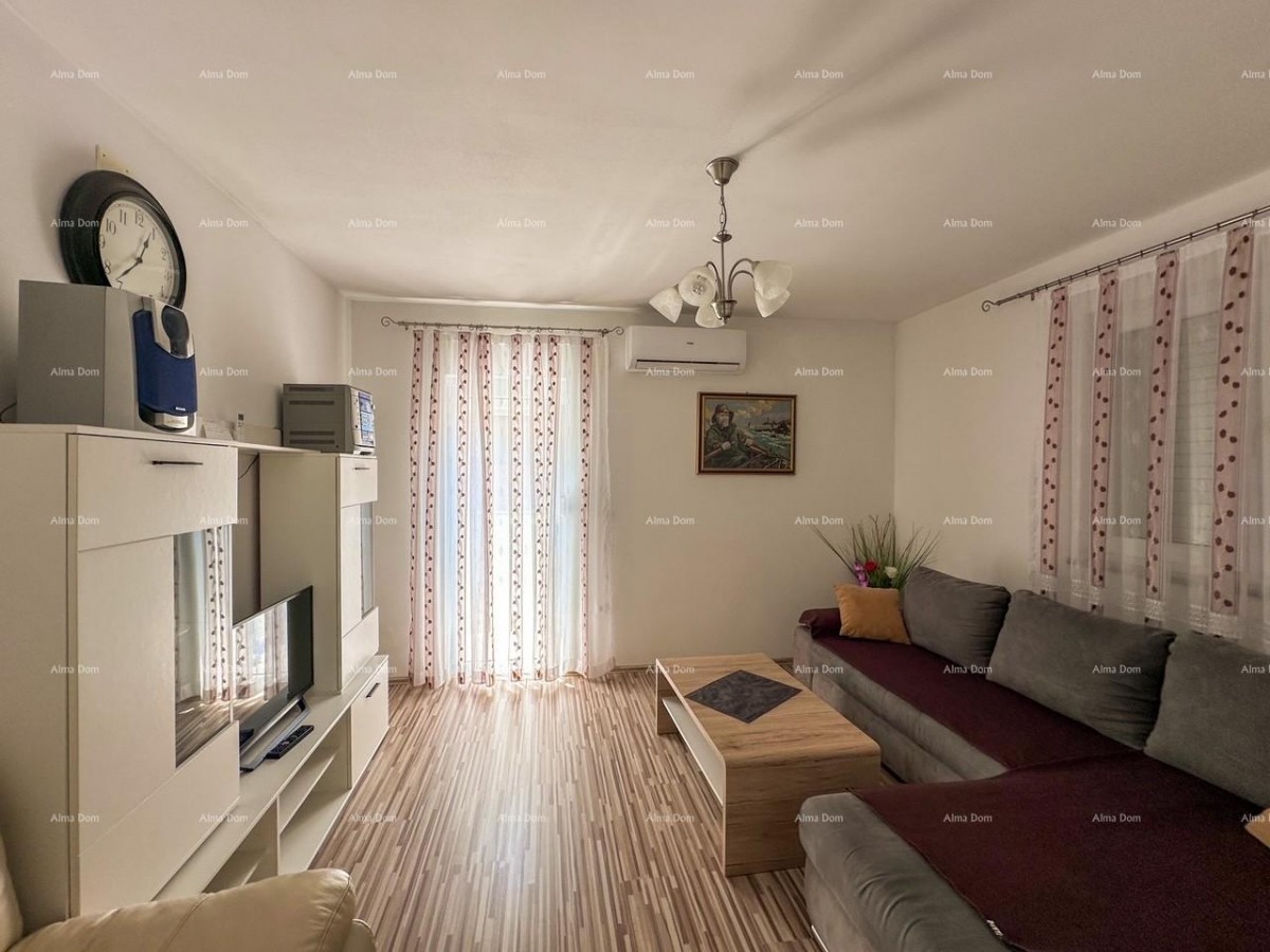 Vendiamo una casa con due appartamenti a Valbandon. 17