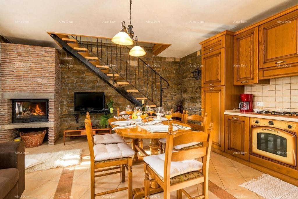 Casale in pietra con piscina e vista panoramica. 3