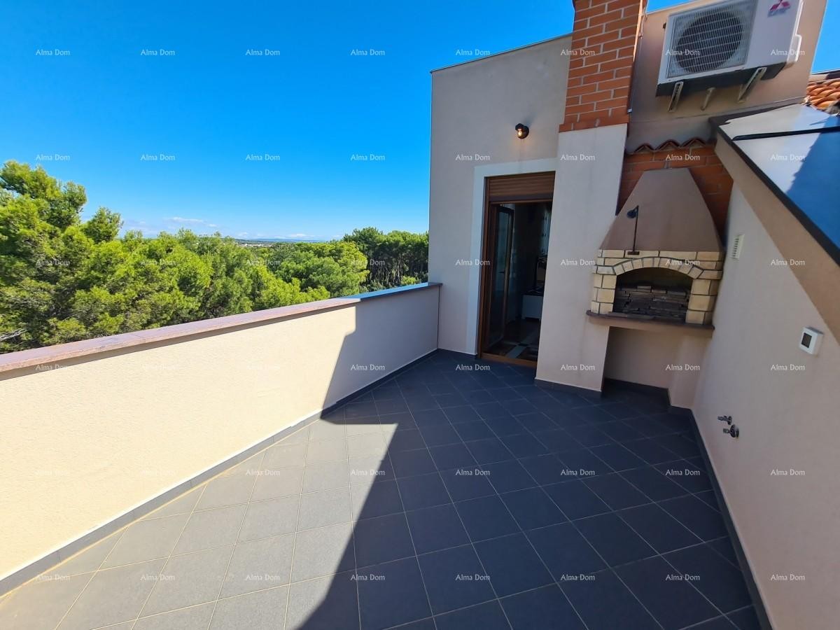 Трехэтажная квартира с террасой на крыше! 100 метров до моря. 39