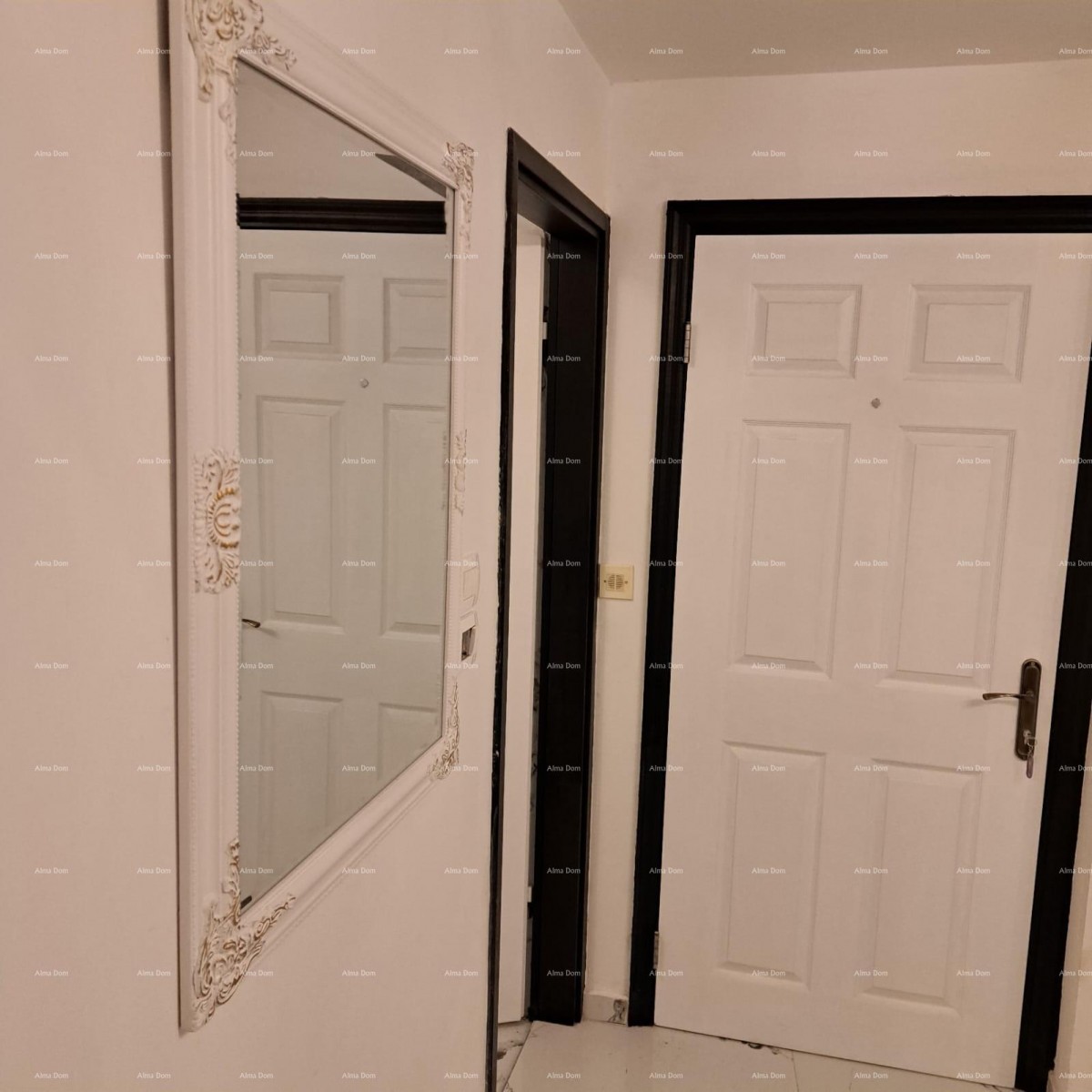 ŽMINJ – Solastniški del hiše naprodaj (3 stanovanjske enote) 11