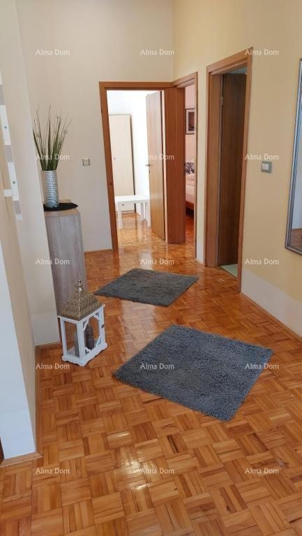 Casa con vista mozzafiato sulle montagne, terrazza, giardino, barbecue e parcheggio privato. 10