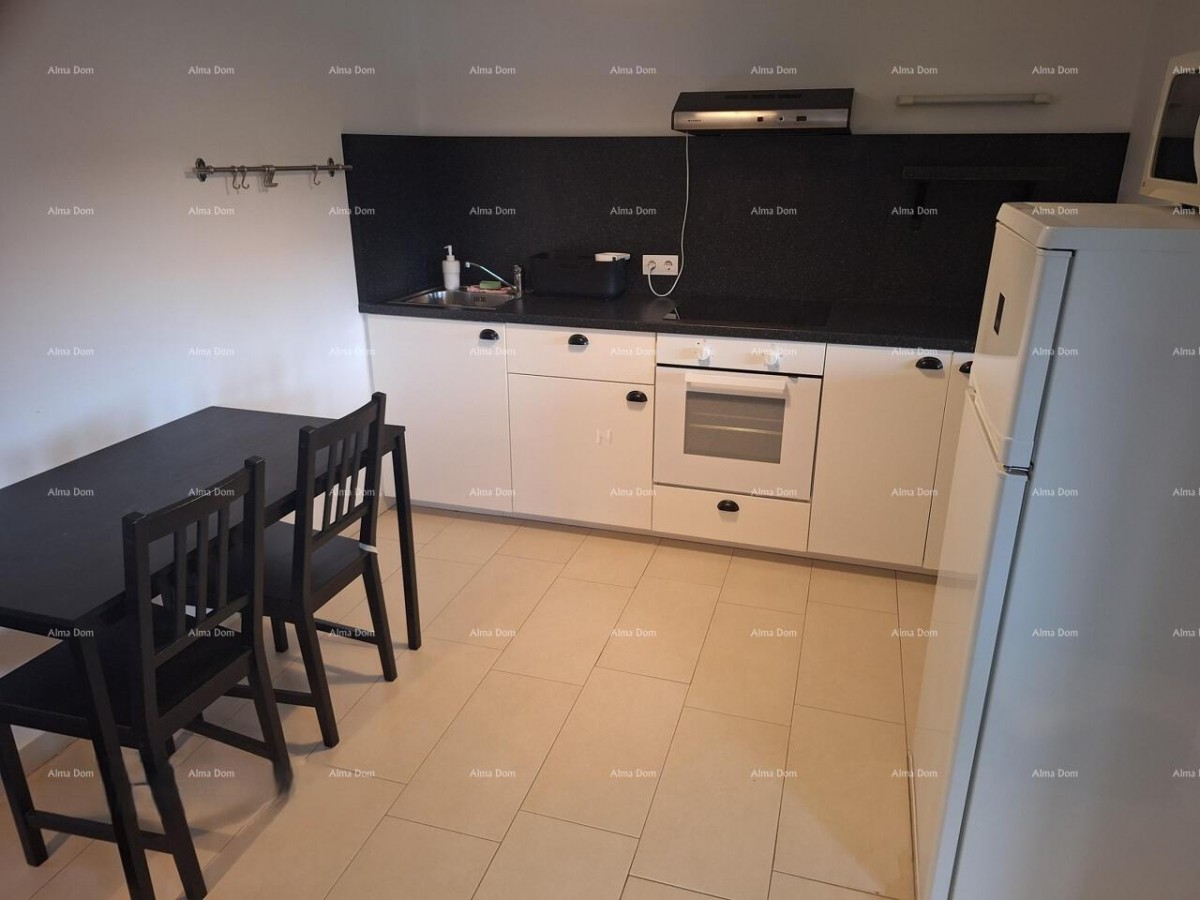 Prodaja-Lijepo uređeni, opremljen stan u mirnom naselju blizu mora, Umag! 6