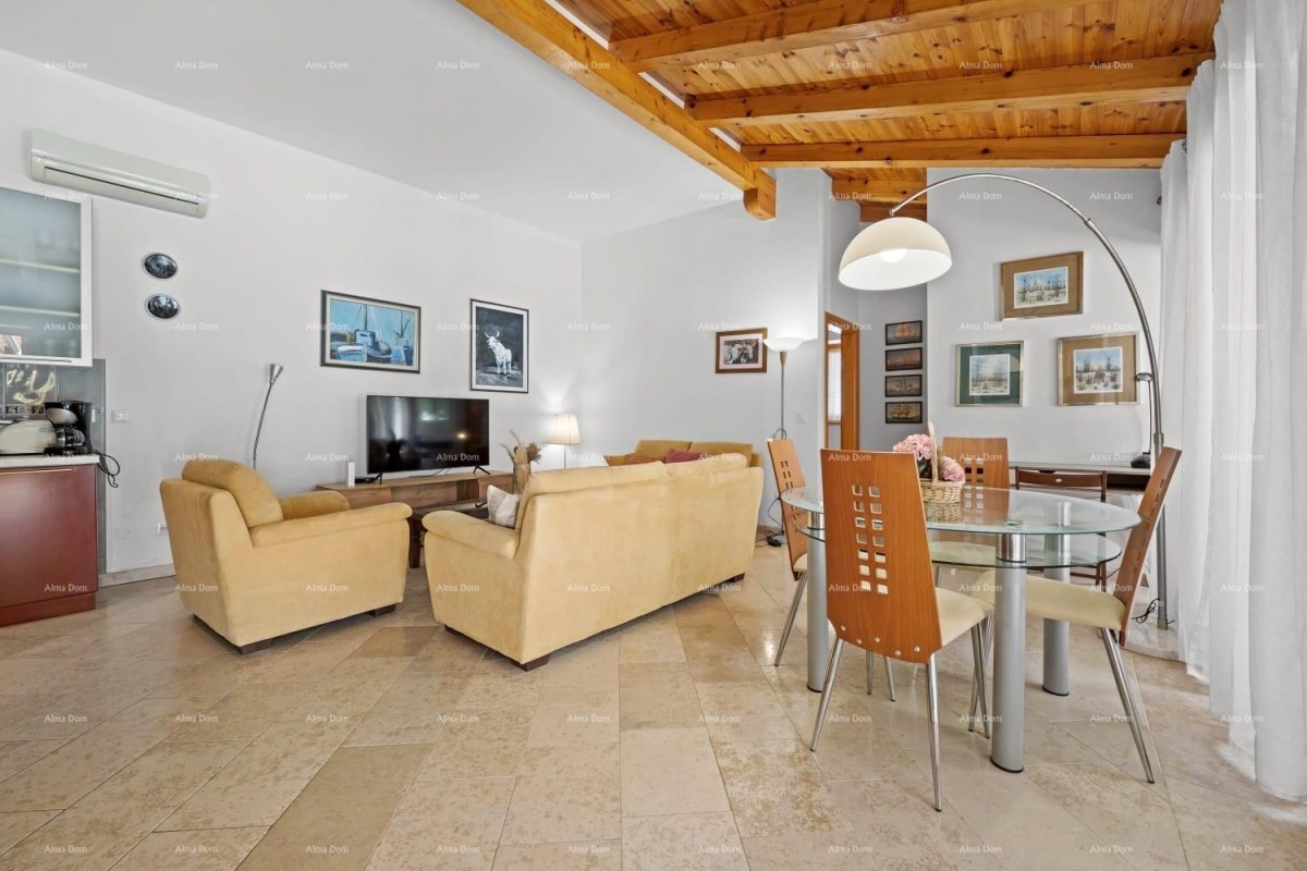 Prodaje se renovirana istarska kuća s bazenom – Kanfanar, 208 m², dva objekta 27