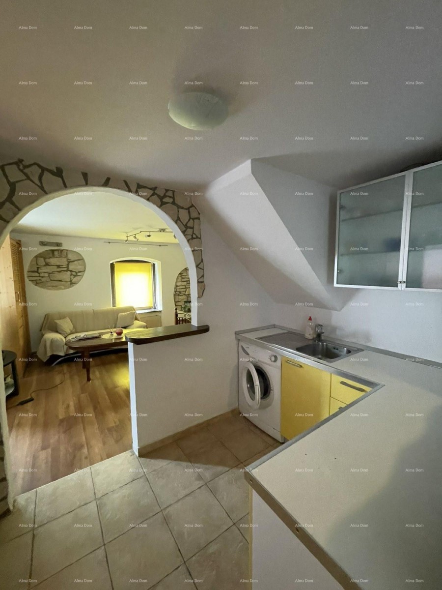 For sale: 44 m² apartment in Pula, near the center and the Arena. 4