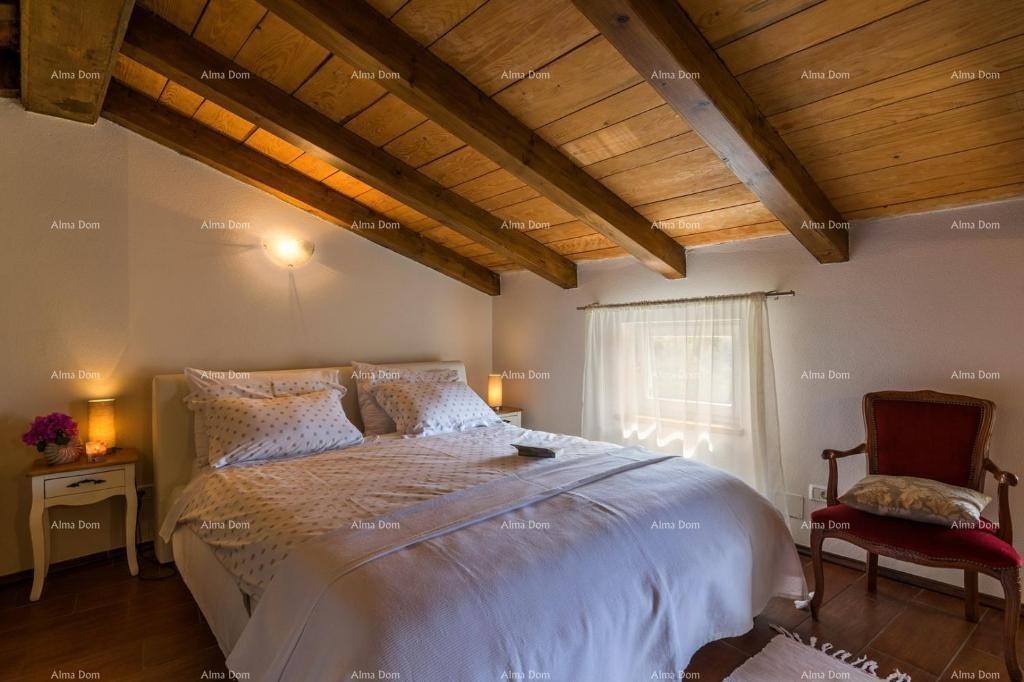 Casale in pietra con piscina e vista panoramica. 15