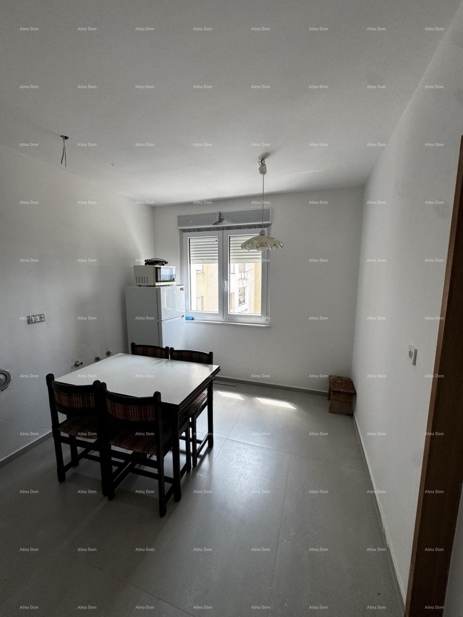 In vendita appartamento ristrutturato nel quartiere Vidikovac, Pola 8