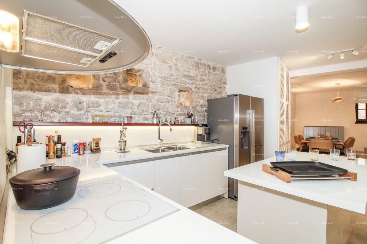 Beautiful, modernly furnished and renovated Istrian stone house for sale, Bale! 9
