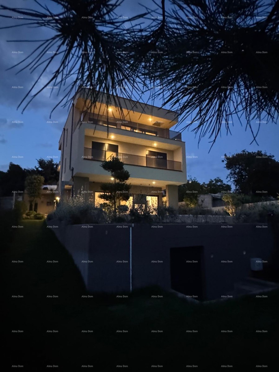 Istra – Medulin, impresivna vila uz šumu s pogledom na more 9