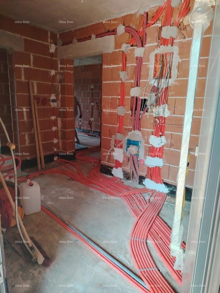 Лижнjan, На продажу фантастическая квартира на первом этаже с бассейном 5