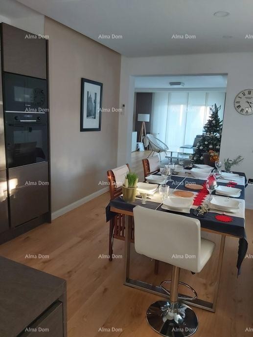 Sand Cove, Villa with Apartments Near the Sea 1