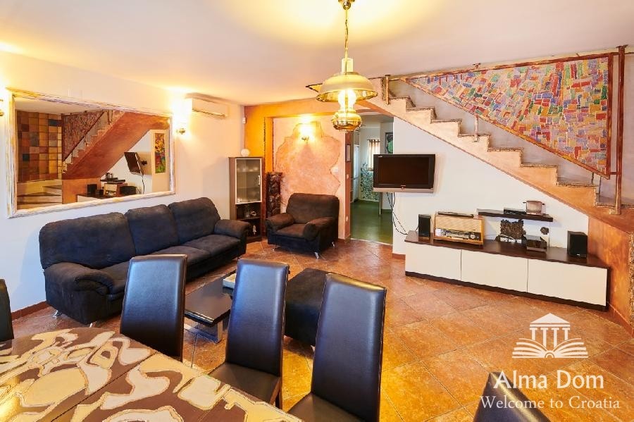 Kuća , blizina grada Umaga. 8