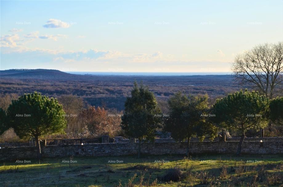 Kanfanar, Terreno edificabile di 2.450 m² con vecchia casa in pietra e vista mare 2