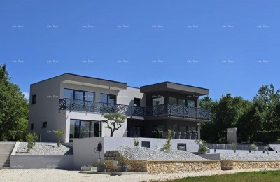Moderna casa con piscina e ampio giardino a Savičenta!