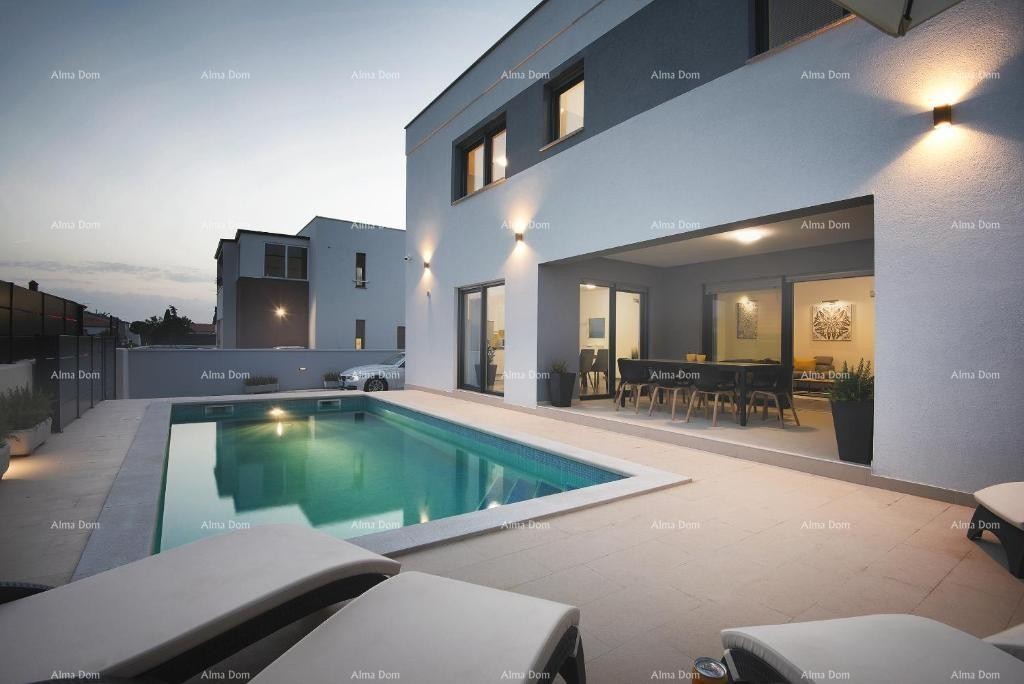 Casa moderna con piscina! Vicino a Pola! 2