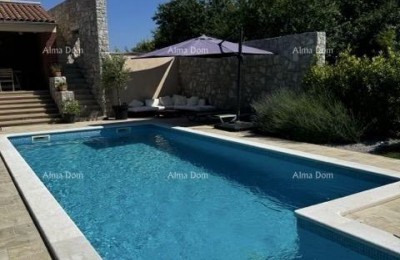 Mediteranska hiša s bazenom in pogledom na morje, Raša