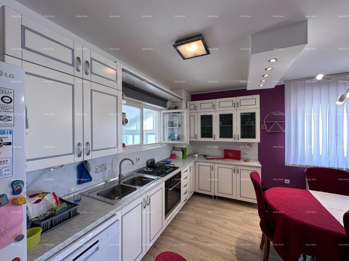 We are selling an apartment in a quiet location. Busoler. 8