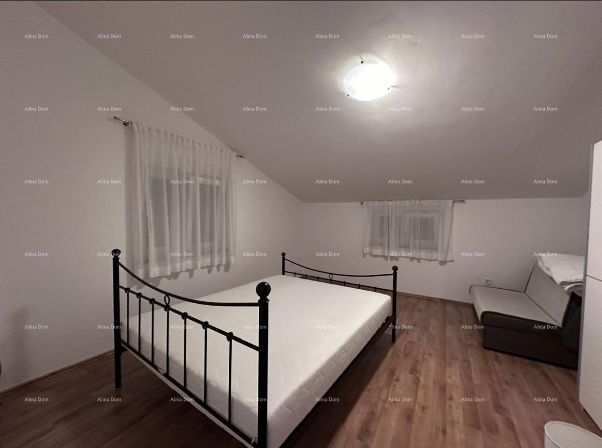 House with permission to build 4 apartments! 35