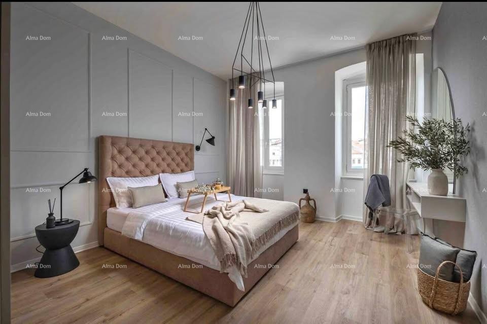 For sale: designer apartment in the city center. 7