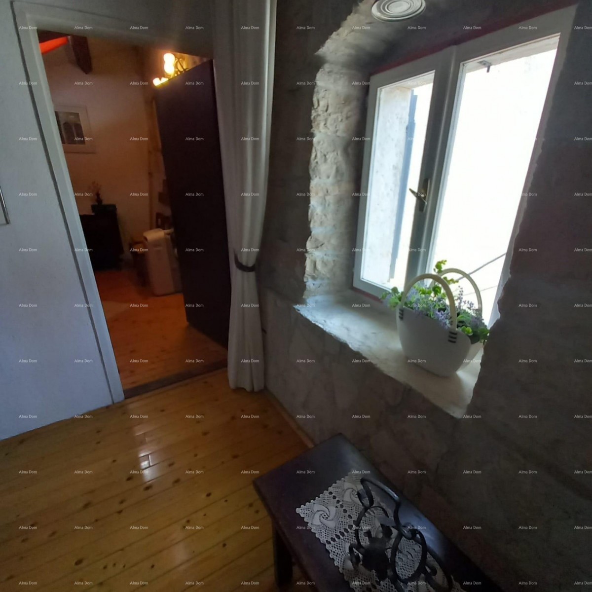 Casa spaziosa a Marčana con tre piani e giardino in vendita. 20