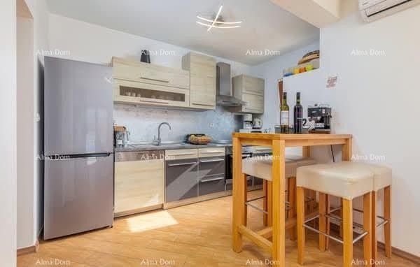 Красивый дом с бассейном, утопающий в зелени! 13